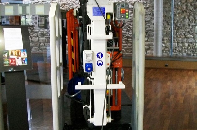 R160